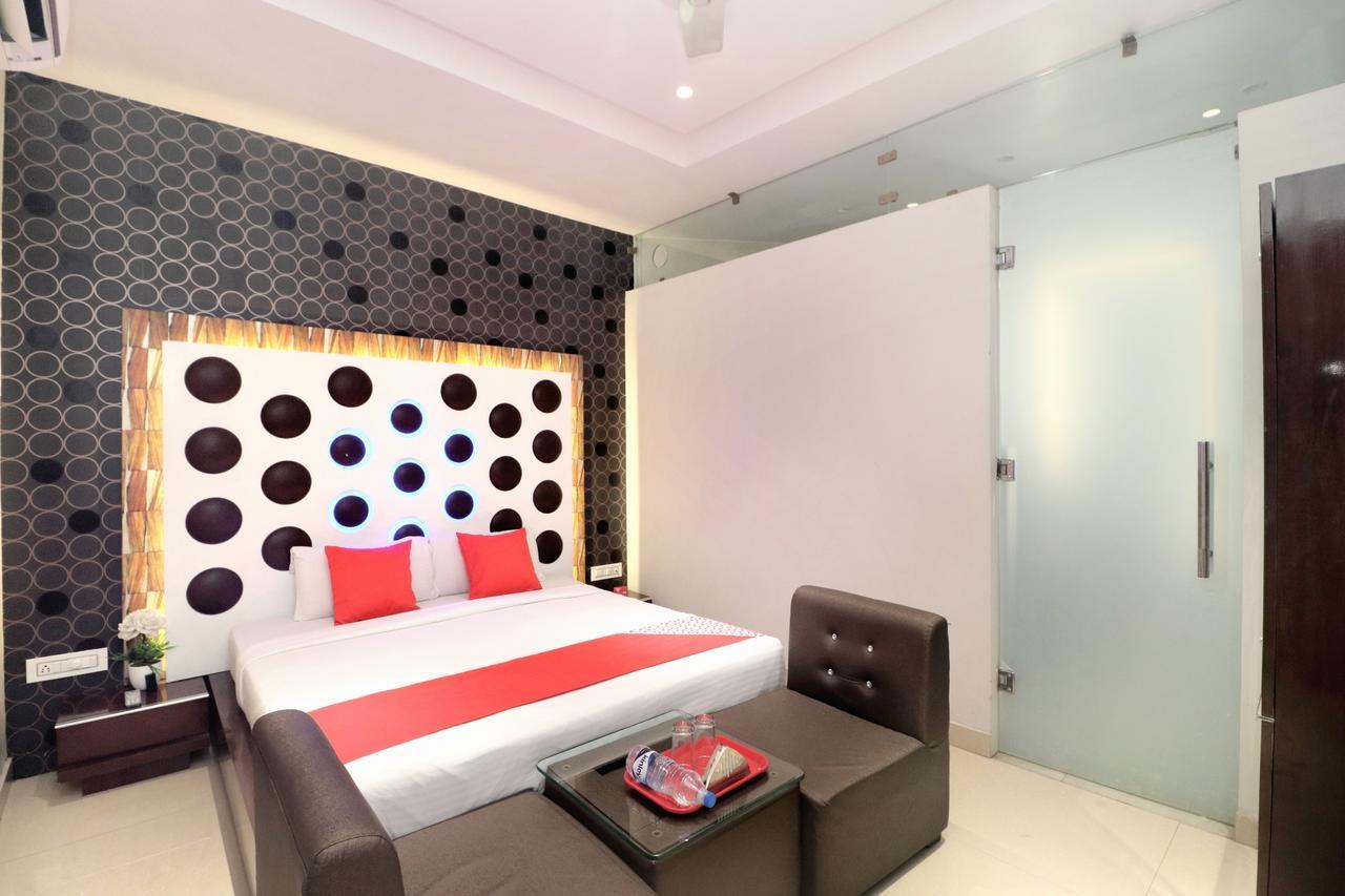 Oyo 14829 Hotel J Cruise Ludhiana Exterior foto